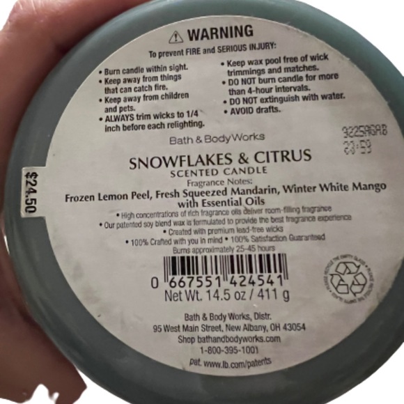 White Barn 3 Wick Candle - Picture 2 of 3